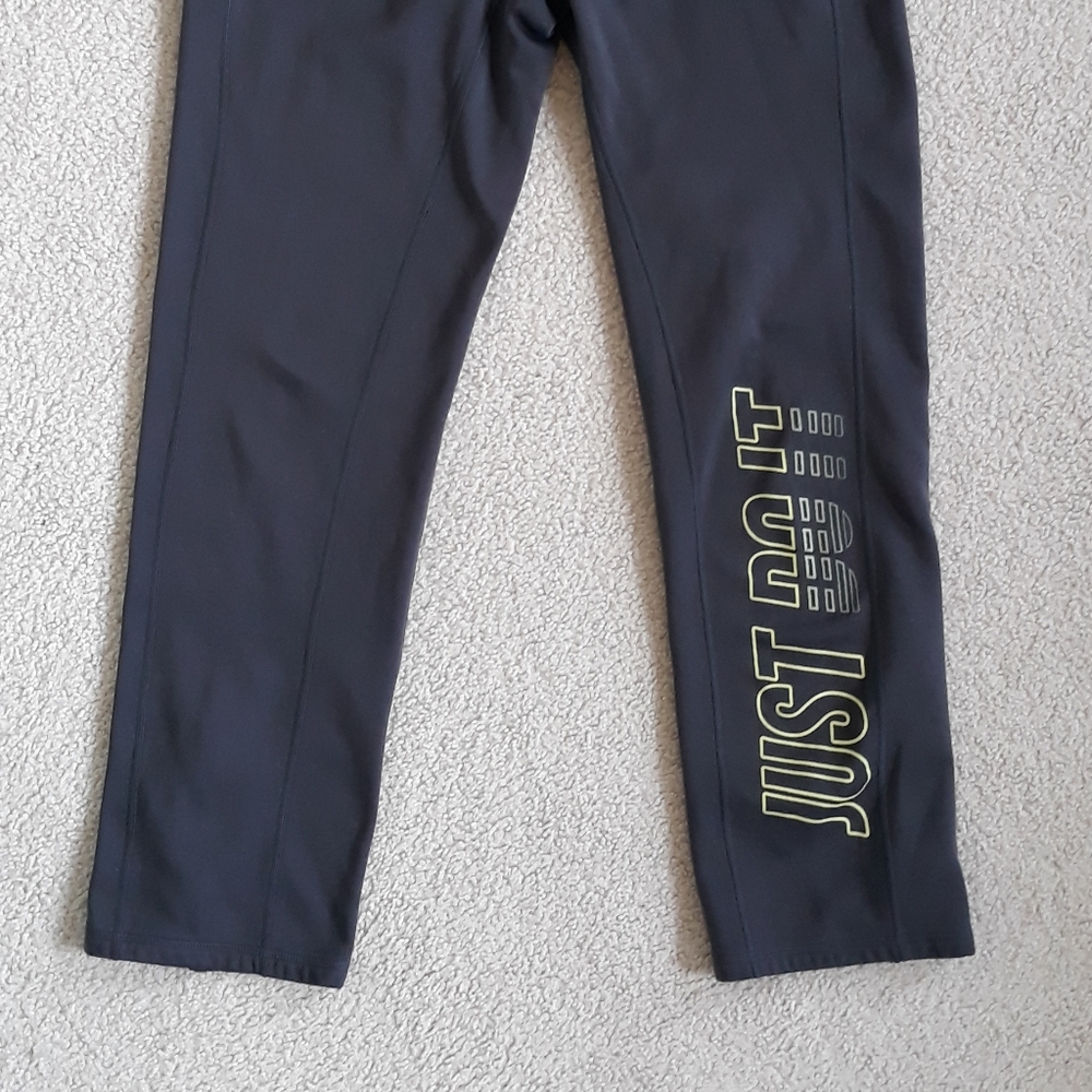 Nike Therma-Fit Sweatpants, Size M - Picture 5 of 8